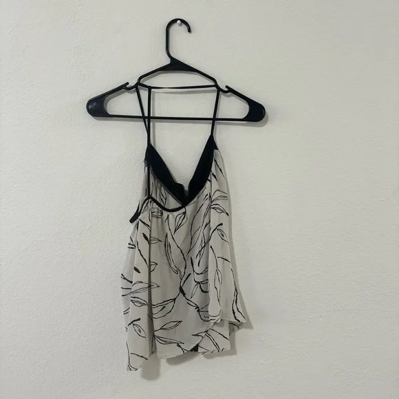 Zip Up Black & White Blouse - Picture 4 of 5